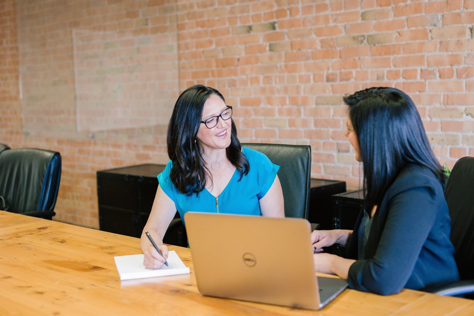 how to greet in an interview